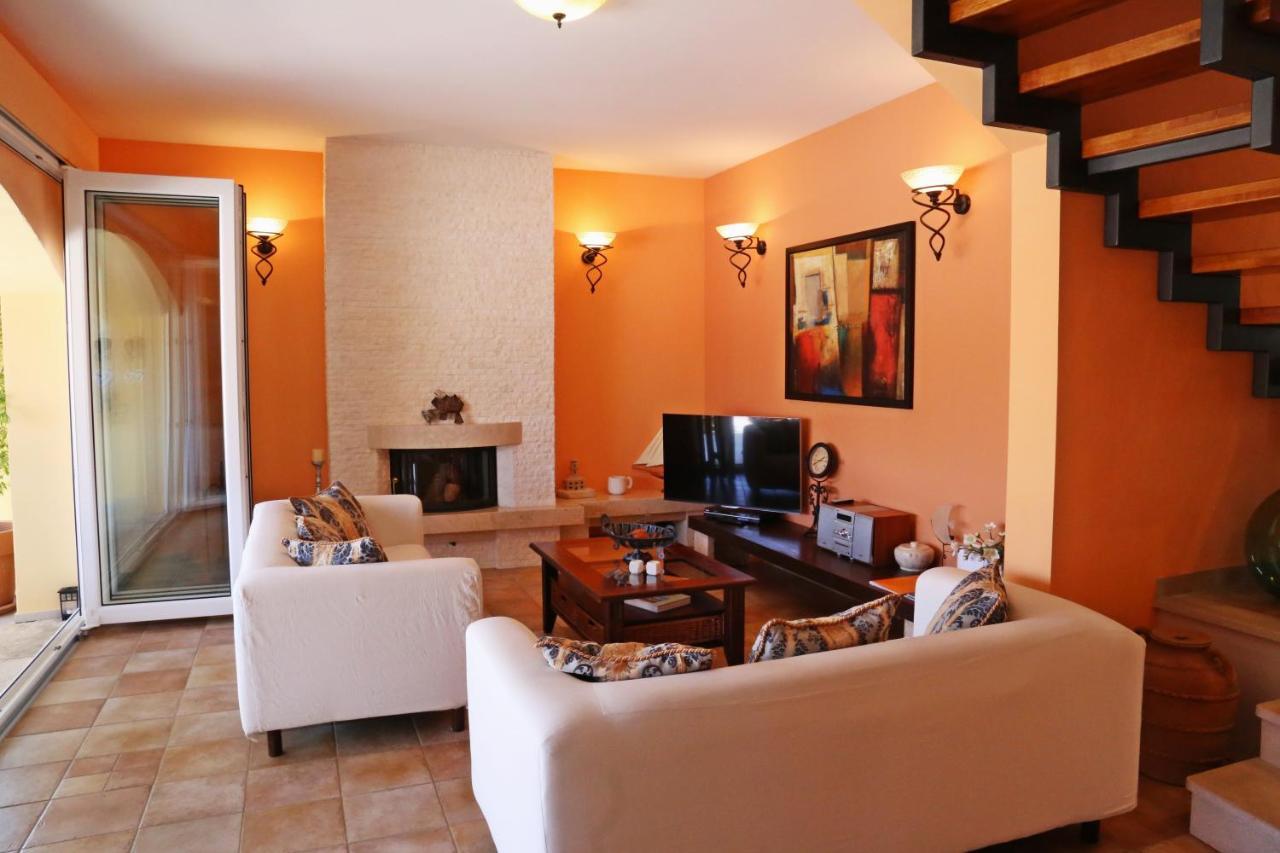 House 4 You Lumbarda Esterno foto